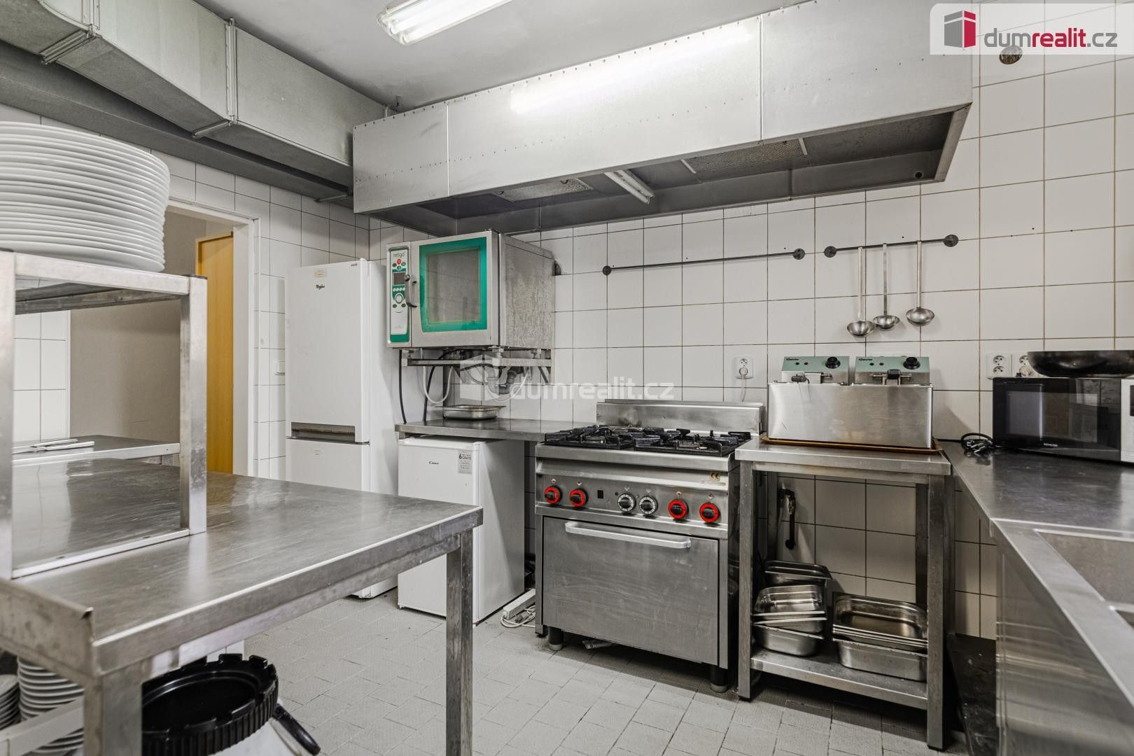 Prodej komerčního prostoru 350 m² - foto 8