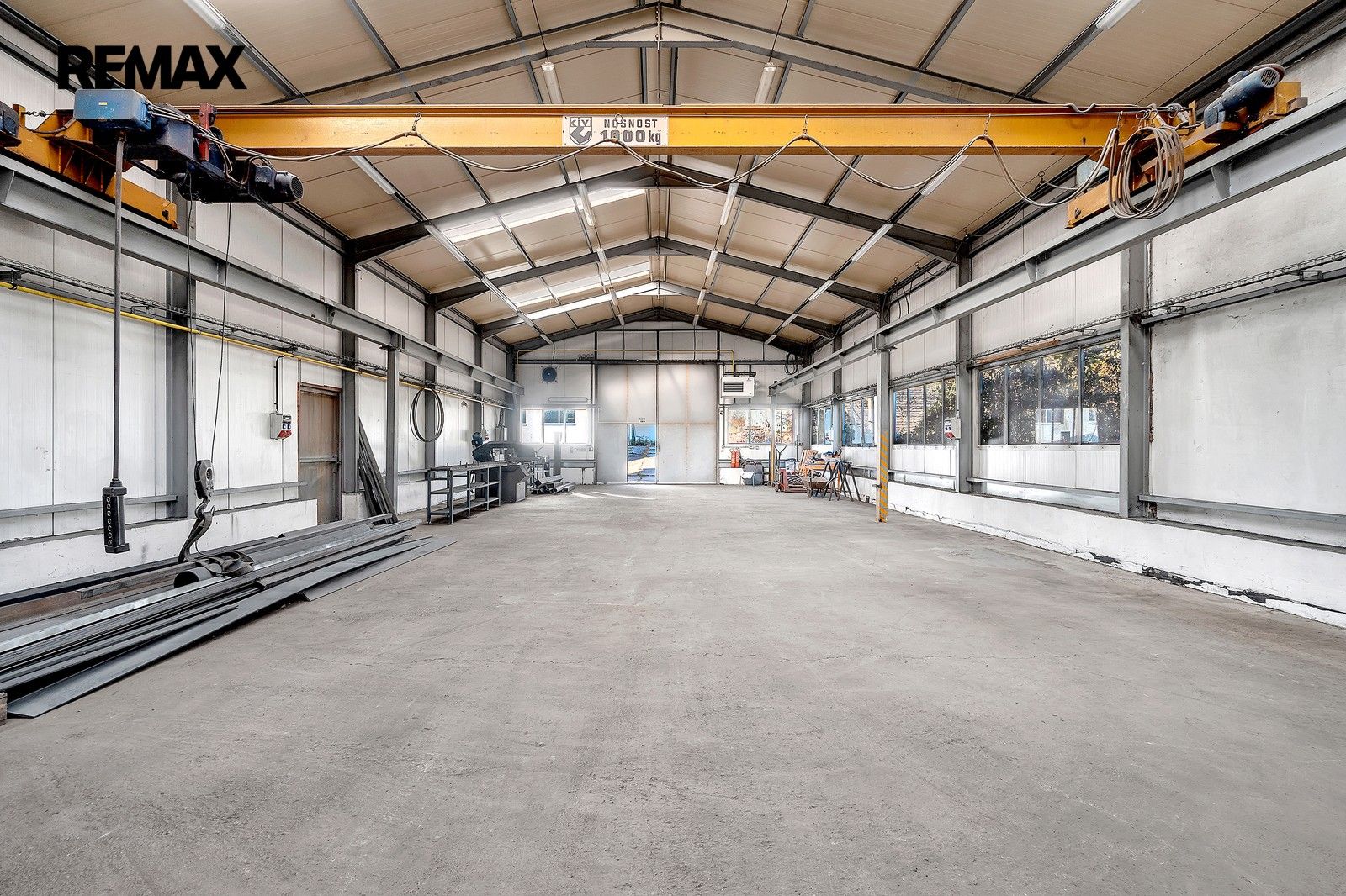 Pronájem komerčního prostoru 2737 m² - foto 3