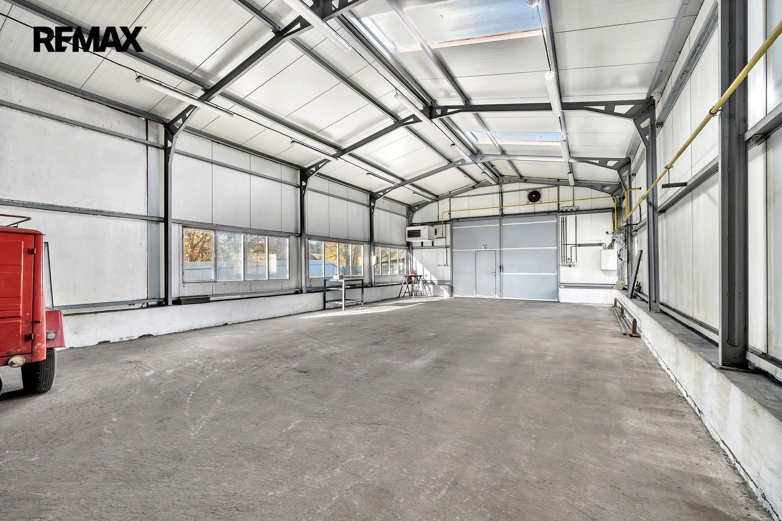 Pronájem komerčního prostoru 2737 m² - foto 5