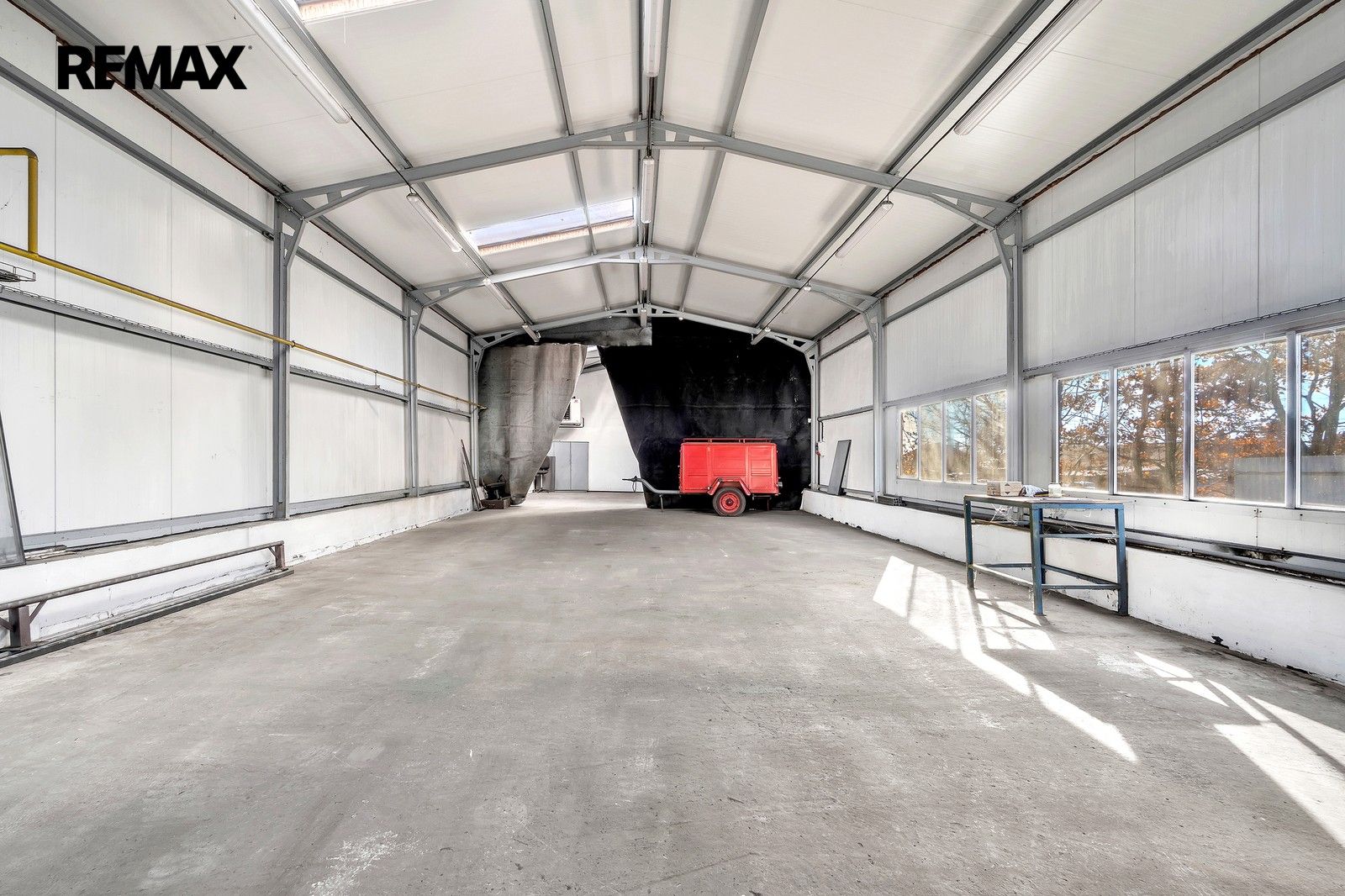 Pronájem komerčního prostoru 2737 m² - foto 6