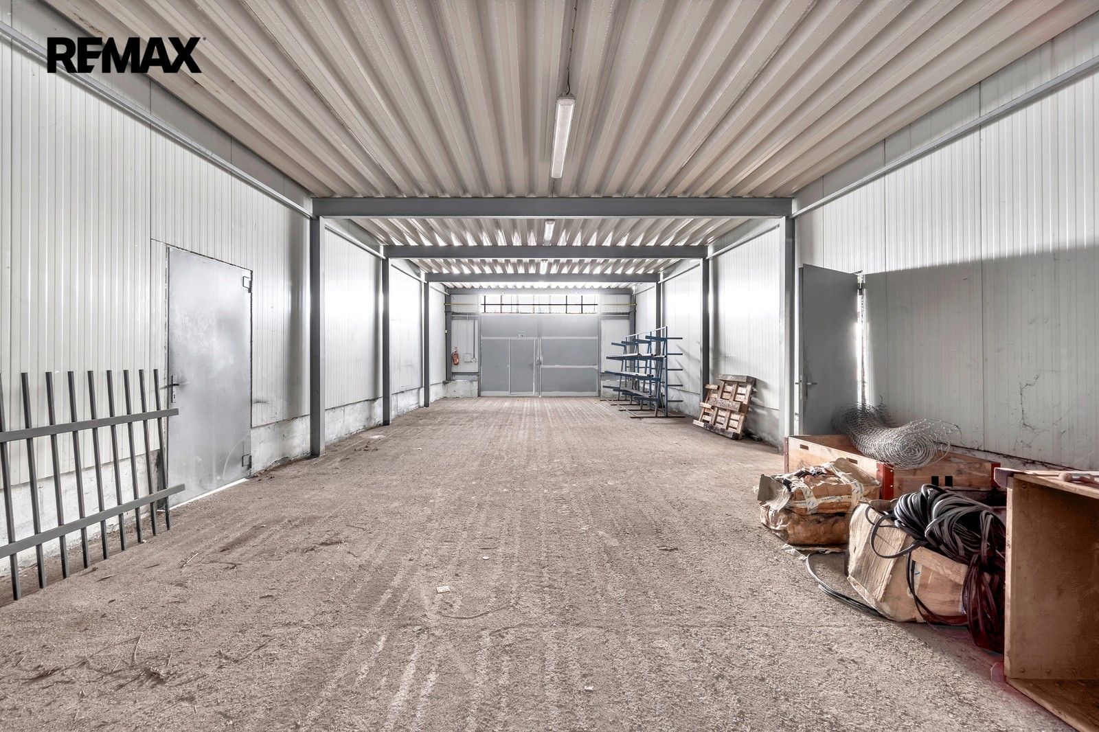 Pronájem komerčního prostoru 2737 m² - foto 8