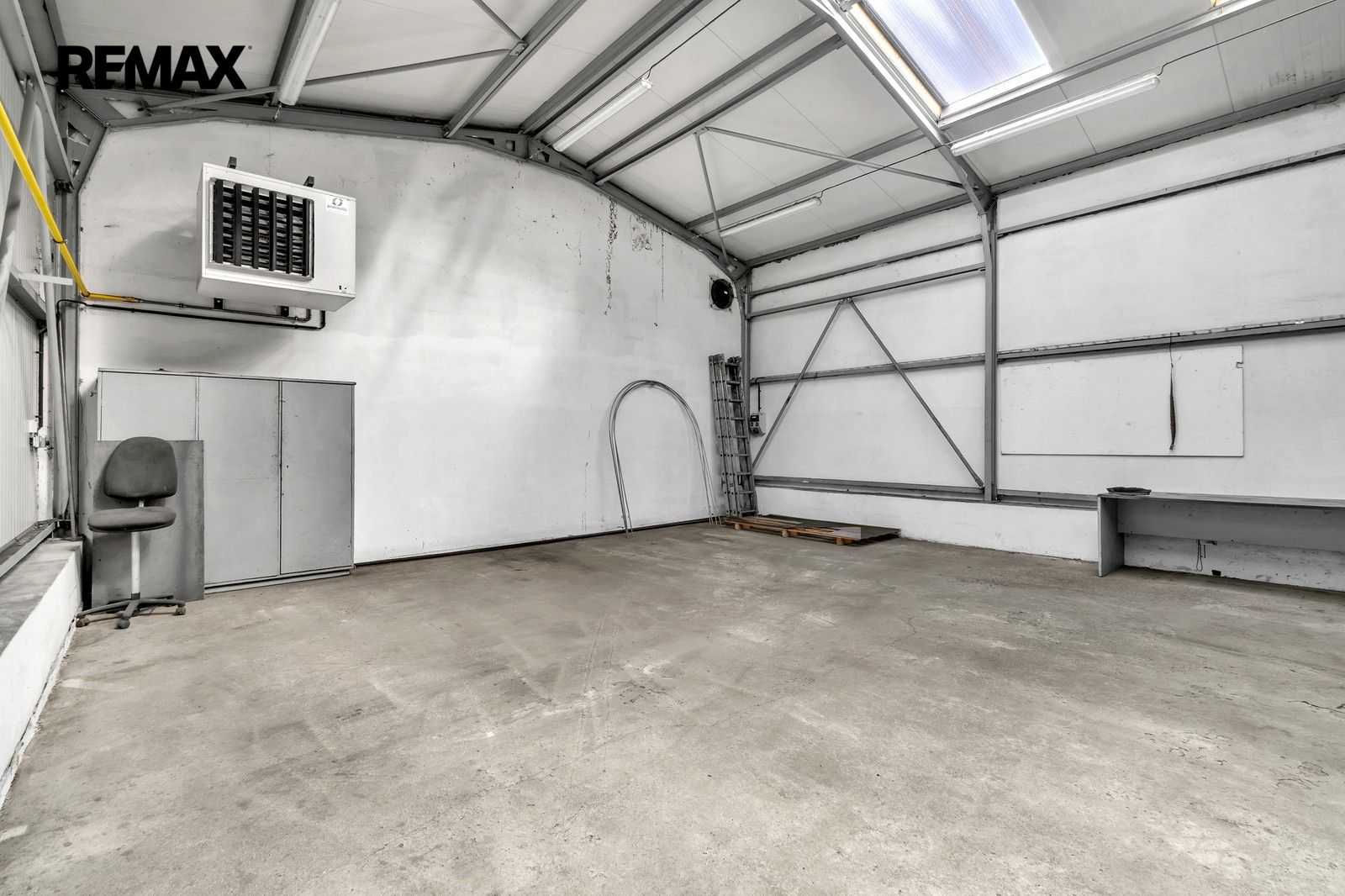 Pronájem komerčního prostoru 2737 m² - foto 7