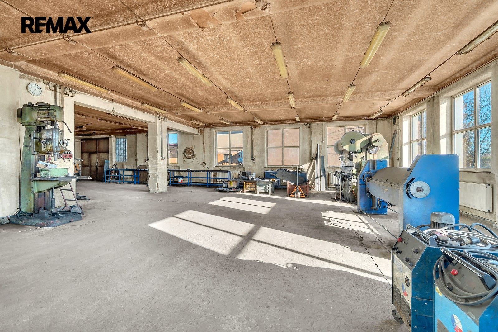 Pronájem komerčního prostoru 2737 m² - foto 11
