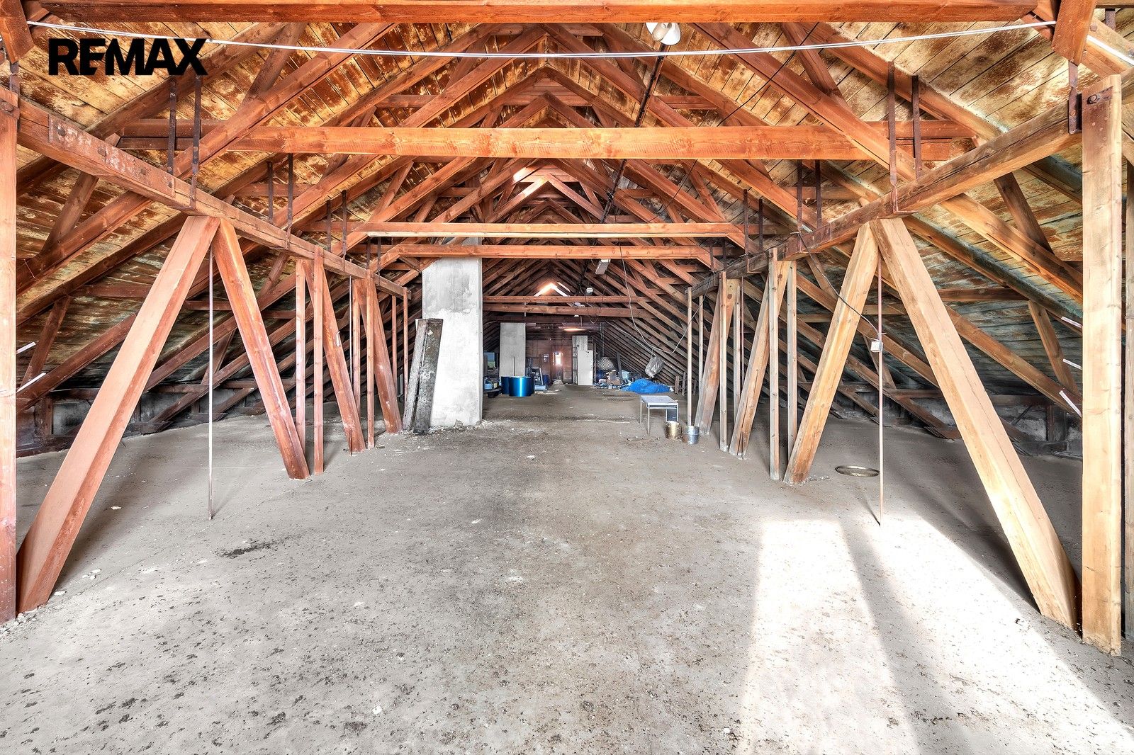 Pronájem komerčního prostoru 2737 m² - foto 14