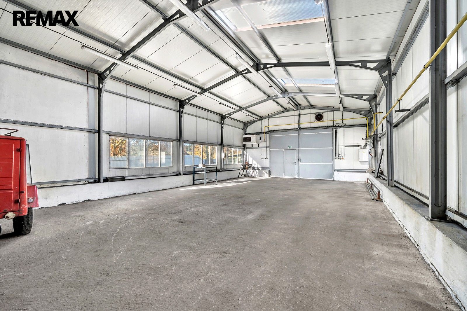 Prodej komerčního prostoru 2737 m² - foto 8