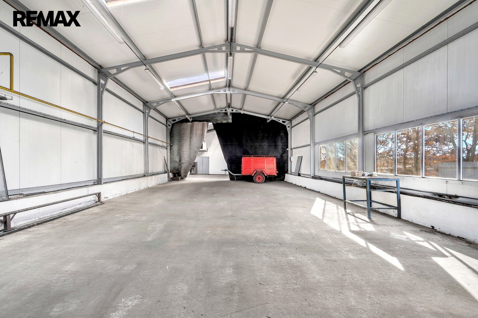 Prodej komerčního prostoru 2737 m² - foto 9