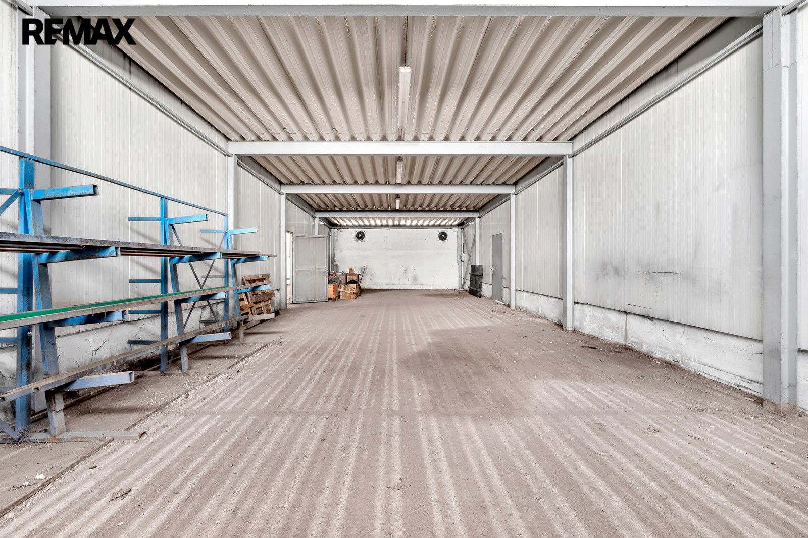 Prodej komerčního prostoru 2737 m² - foto 12