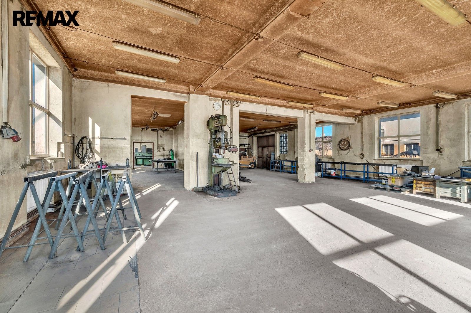 Prodej komerčního prostoru 2737 m² - foto 16