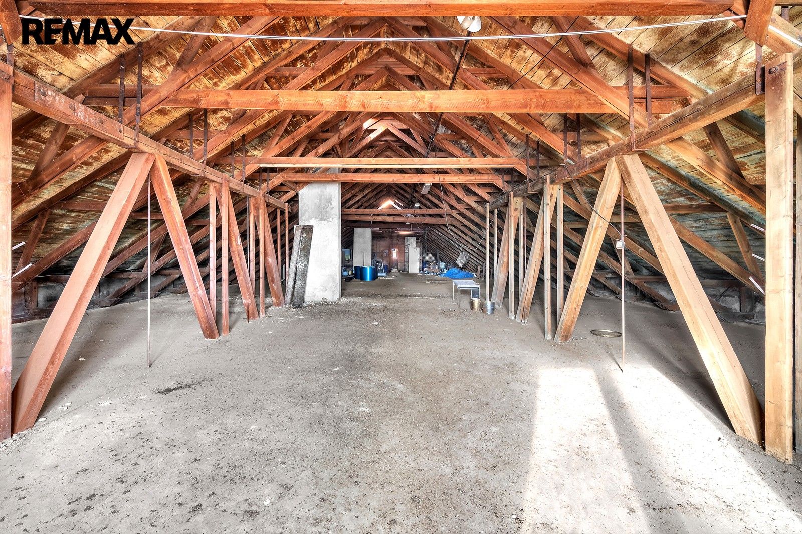 Prodej komerčního prostoru 2737 m² - foto 17