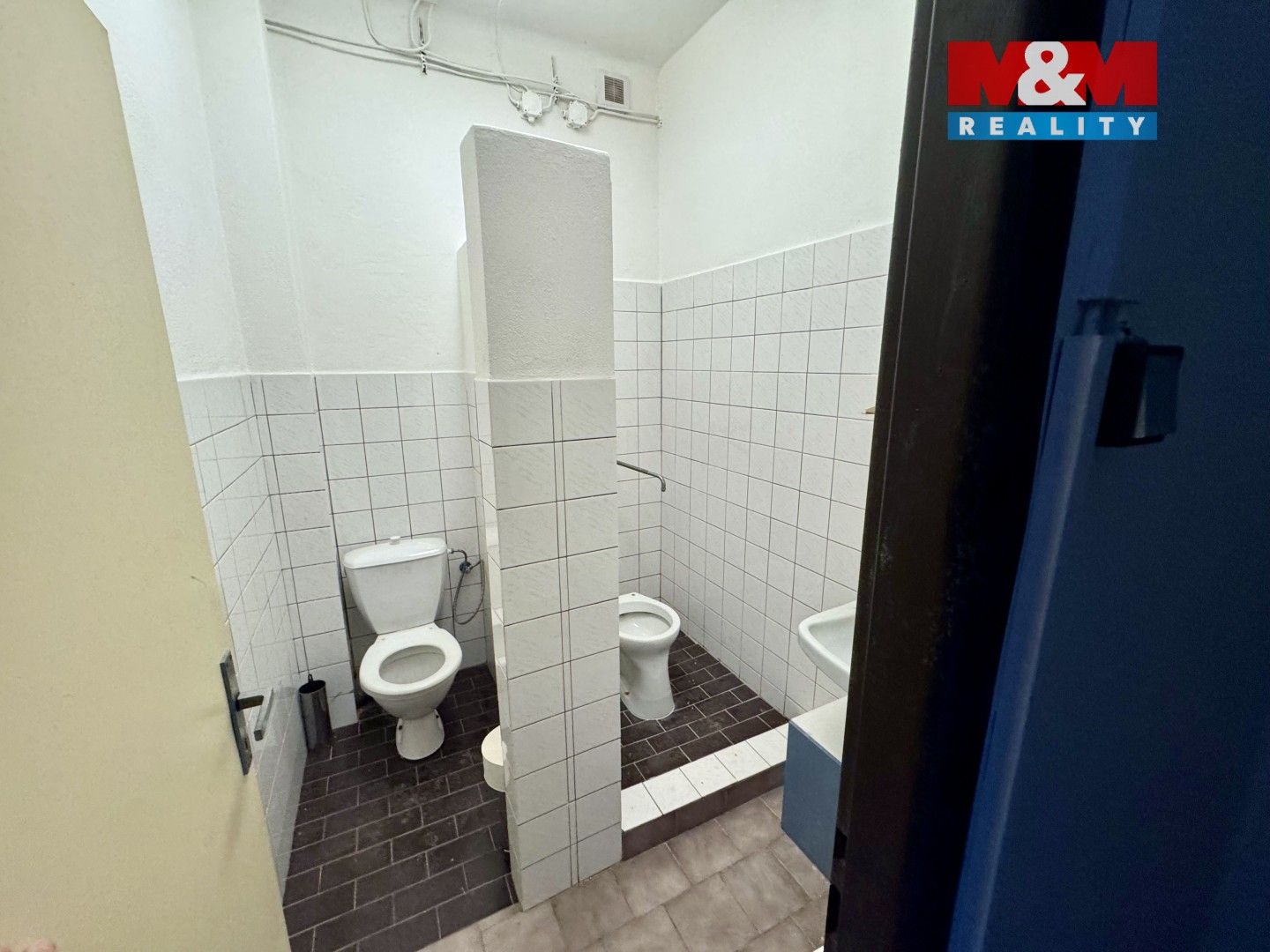 Pronájem komerčního prostoru 220 m² - foto 8