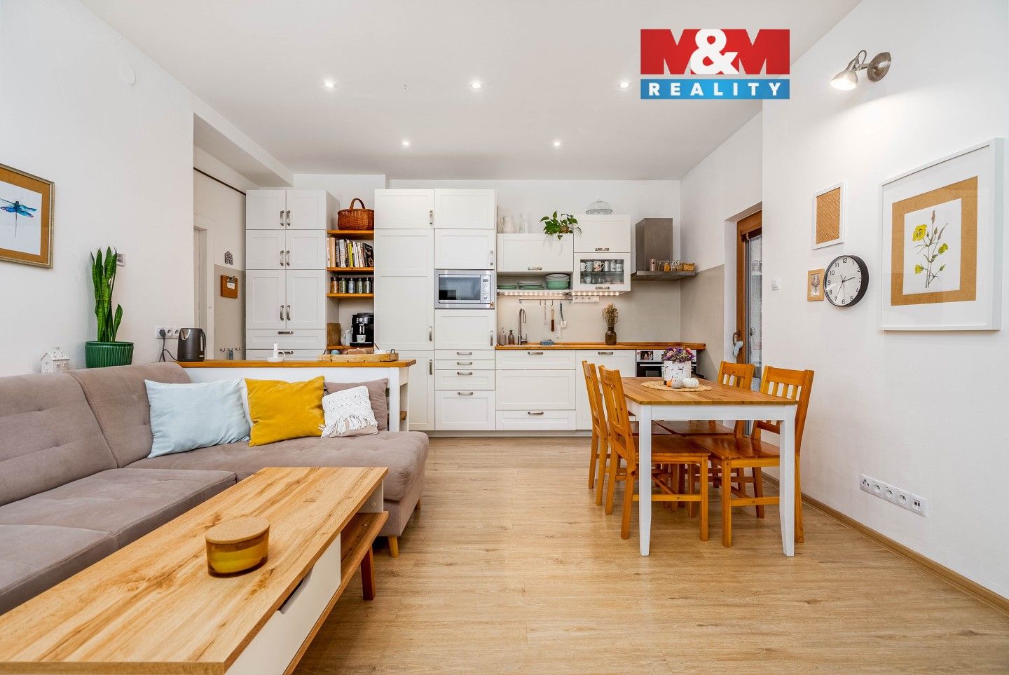 Prodej bytu 3+kk 72 m² - foto 1