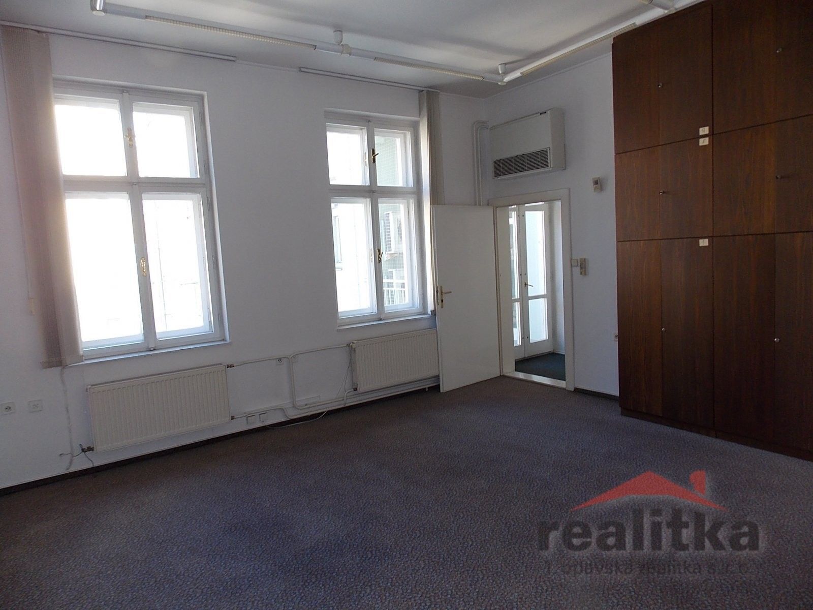 Pronájem komerčního prostoru 148 m² - foto 3