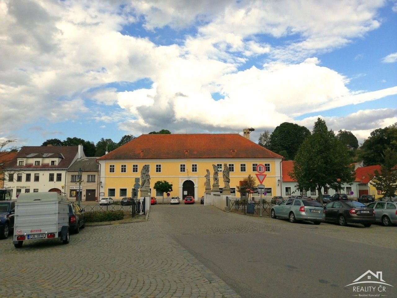Prodej nemovitosti 1067 m² - foto 1