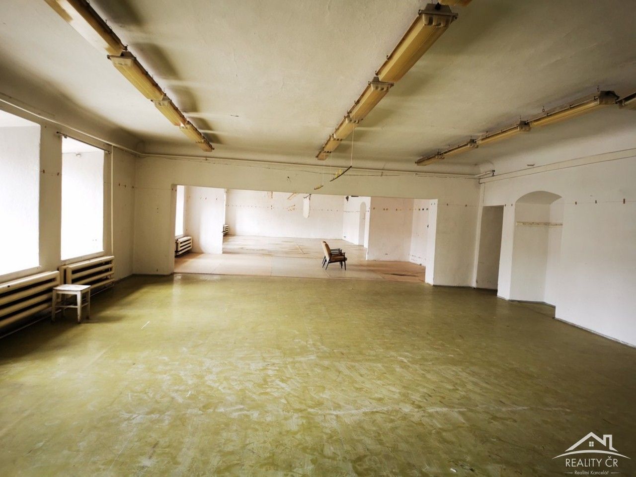 Prodej nemovitosti 1067 m² - foto 2