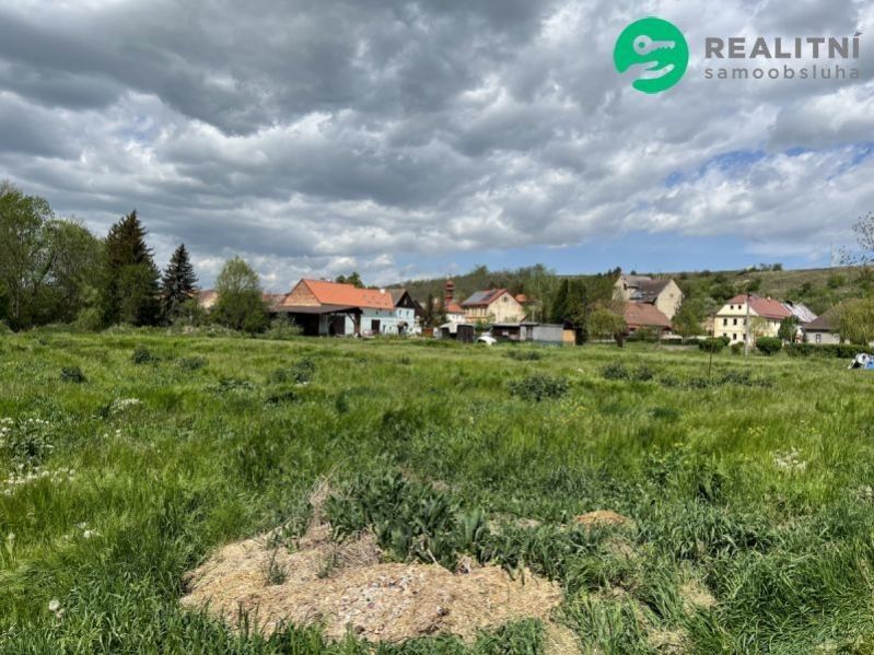 Prodej pozemku 670 m² - foto 1