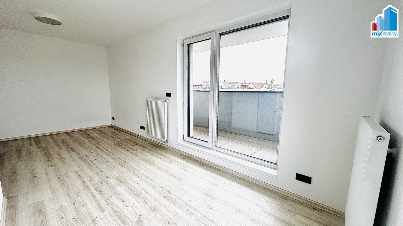 Pronájem bytu 1+kk 40 m² - foto 3