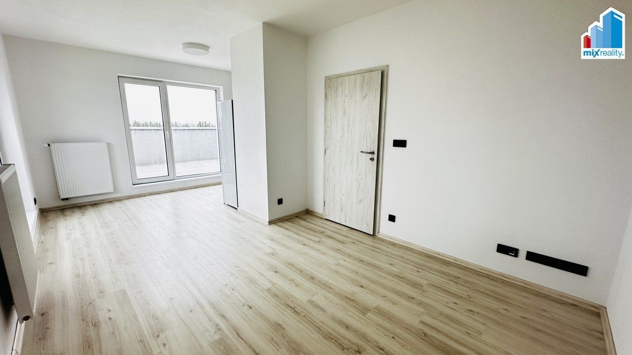 Pronájem bytu 1+kk 40 m² - foto 5