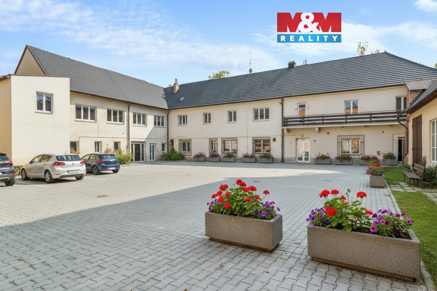 Prodej domu 300 m² - foto 1