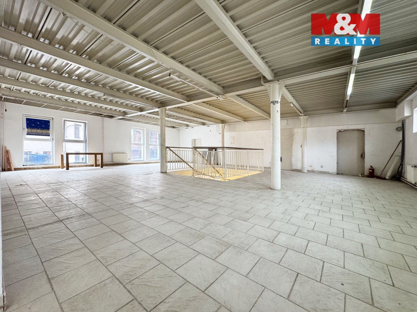 Pronájem komerčního prostoru 180 m² - foto 3