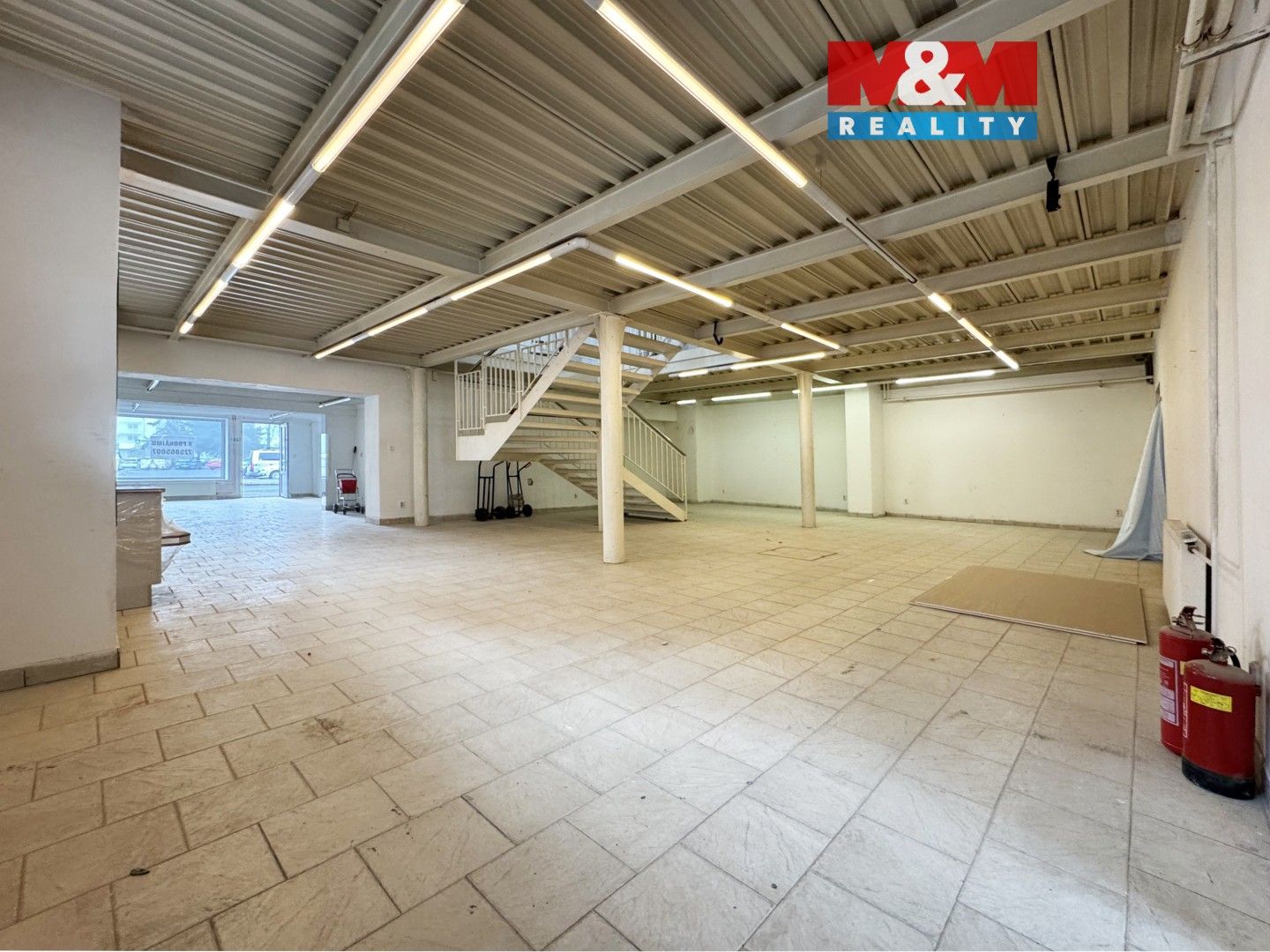 Pronájem komerčního prostoru 180 m² - foto 2