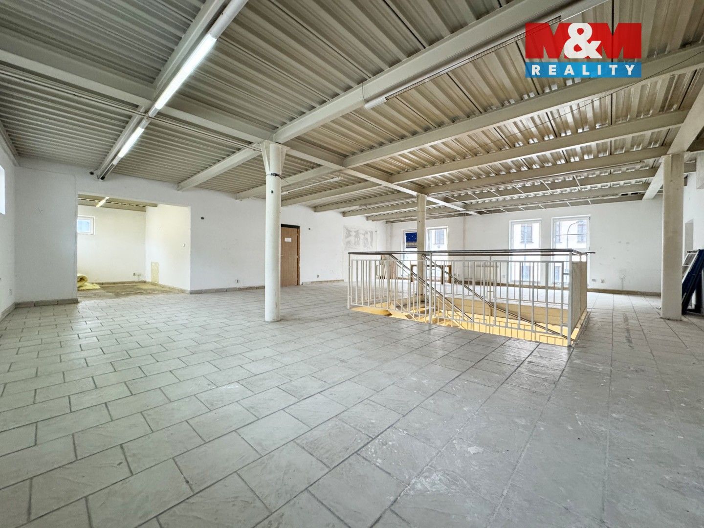 Pronájem komerčního prostoru 180 m² - foto 6