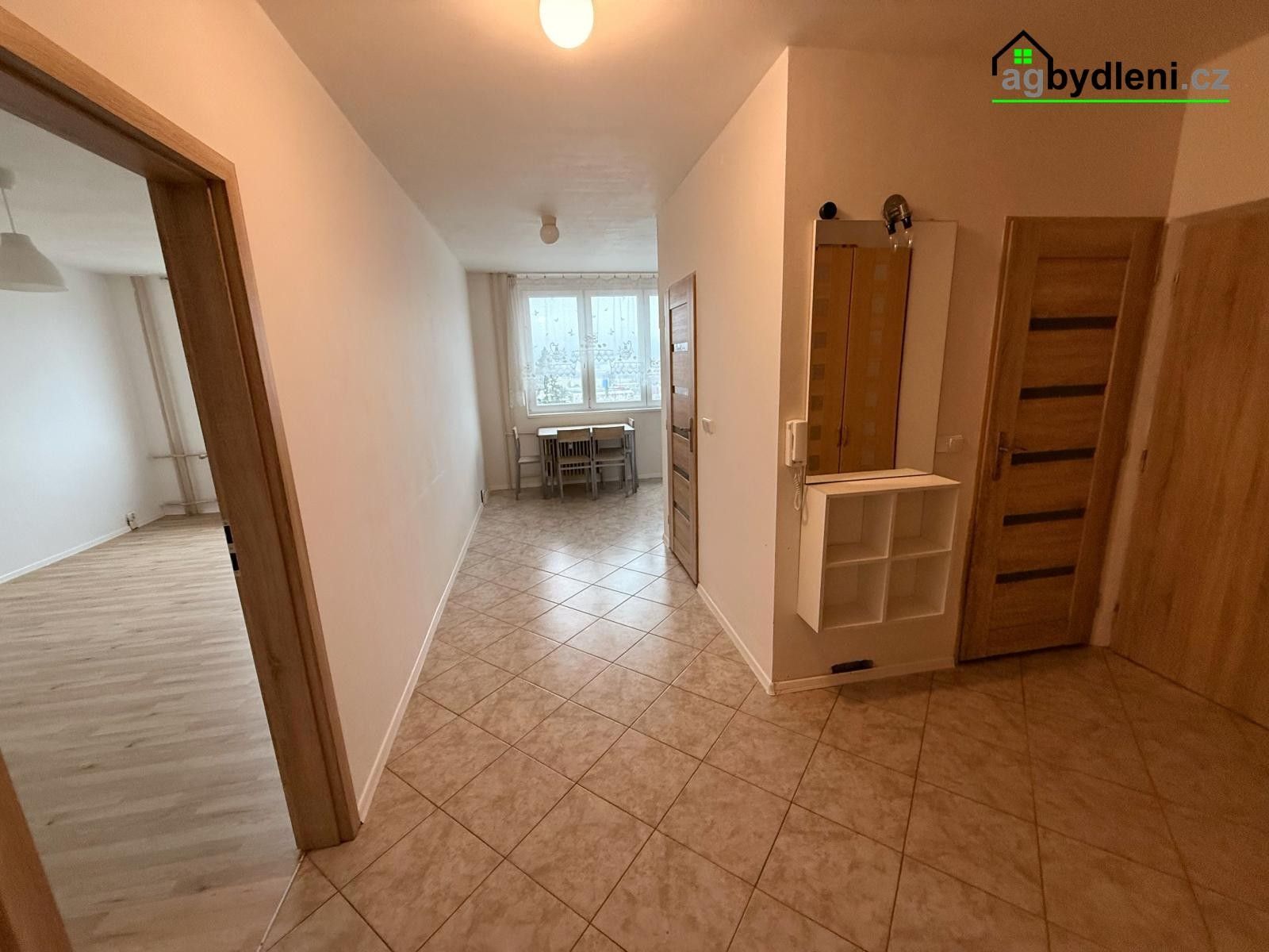 Pronájem bytu 2+1 60 m² - foto 2