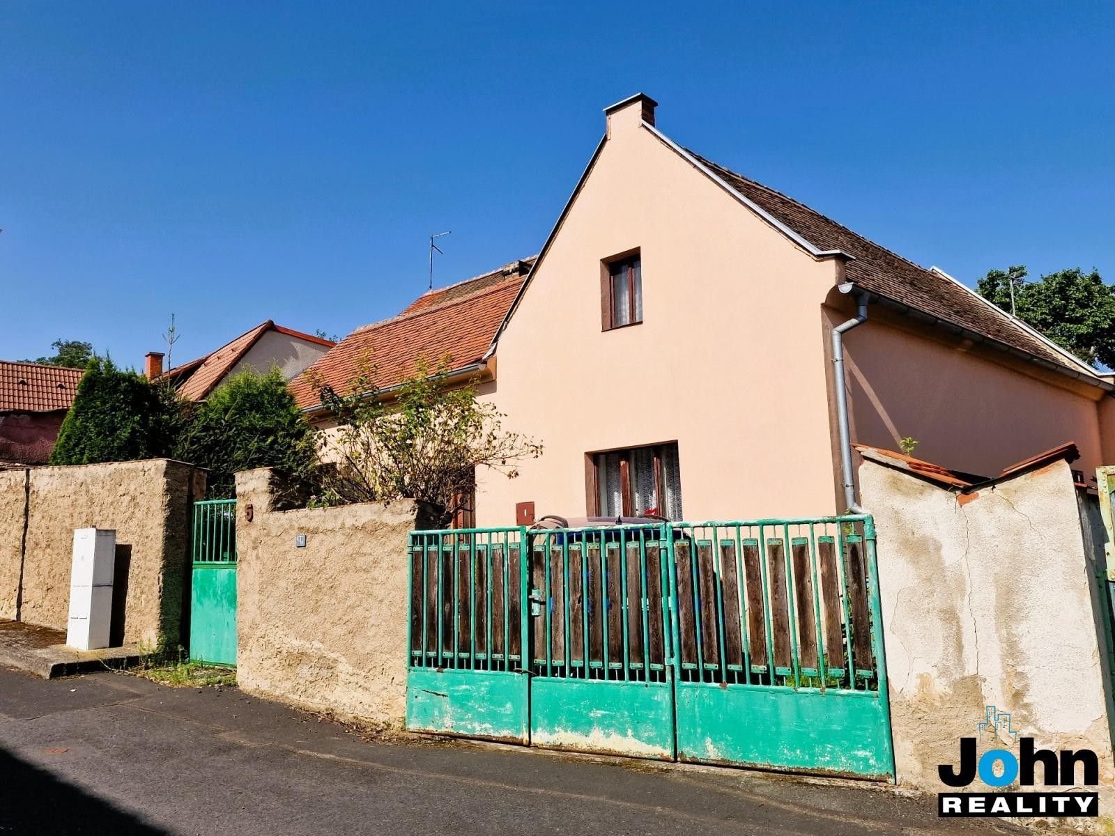 Prodej domu 100 m² - foto 1