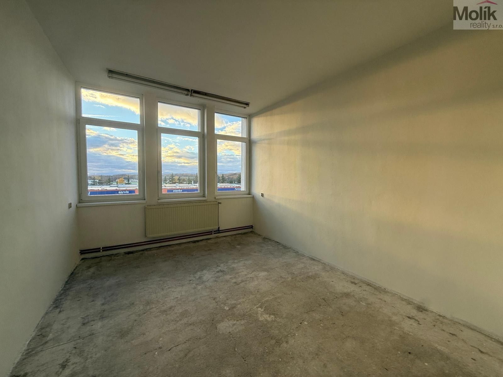 Pronájem komerčního prostoru 154 m² - foto 4