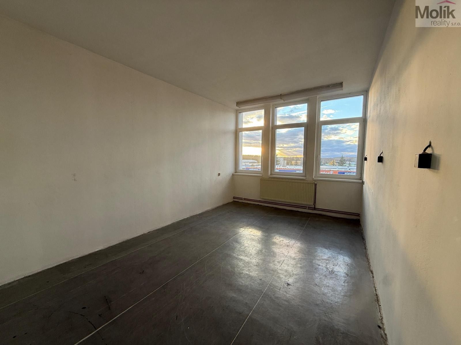Pronájem komerčního prostoru 154 m² - foto 2