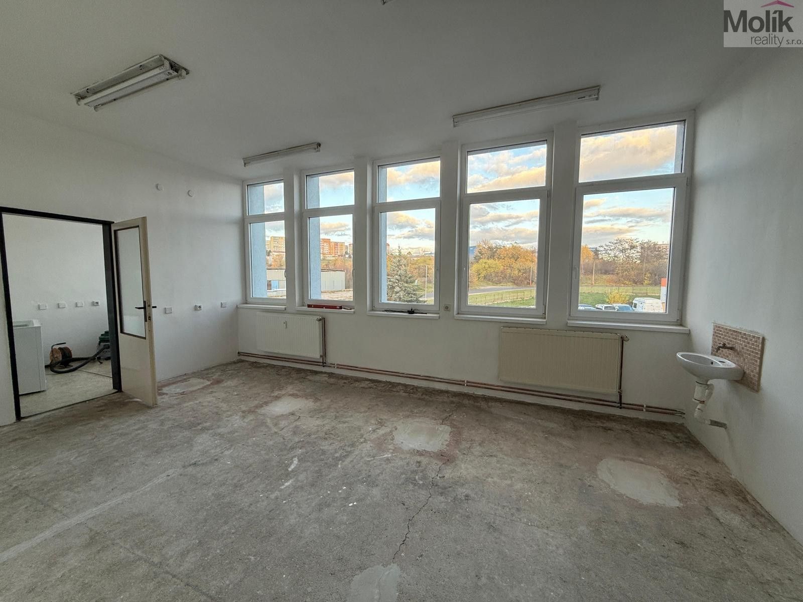 Pronájem komerčního prostoru 154 m² - foto 7
