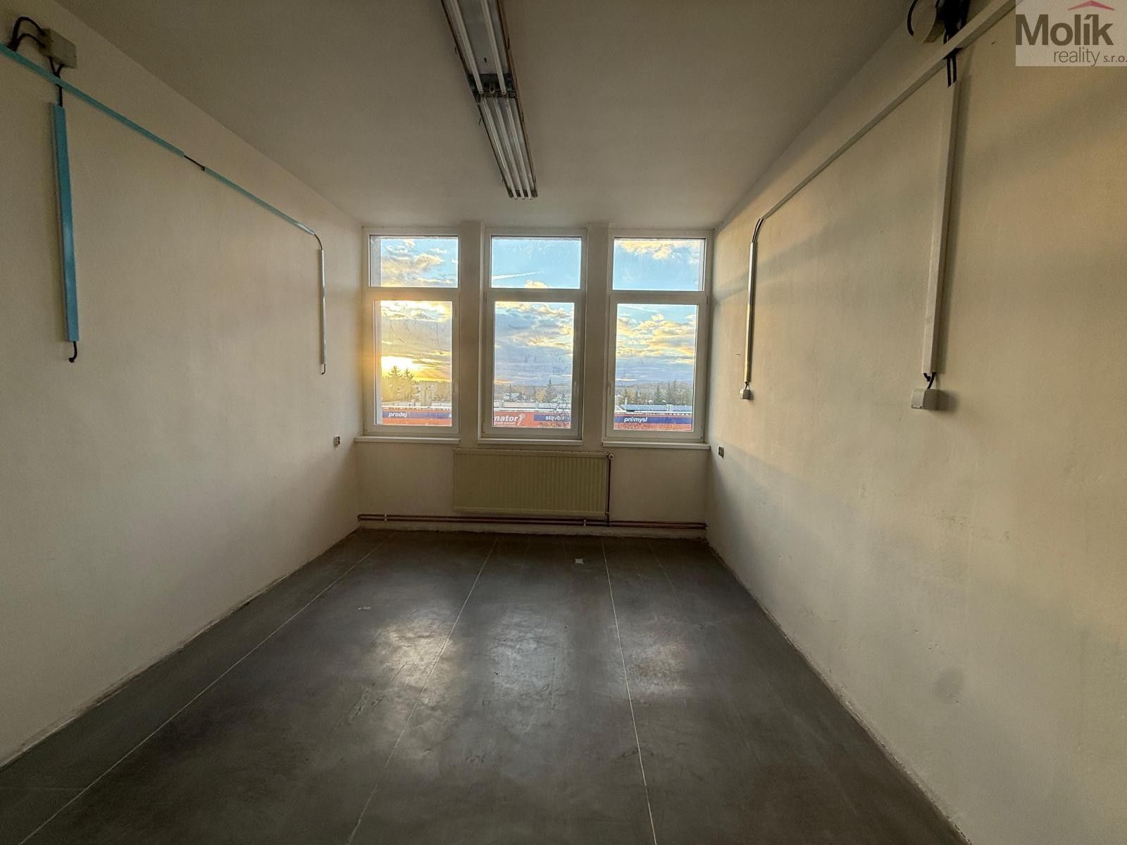 Pronájem komerčního prostoru 154 m² - foto 3