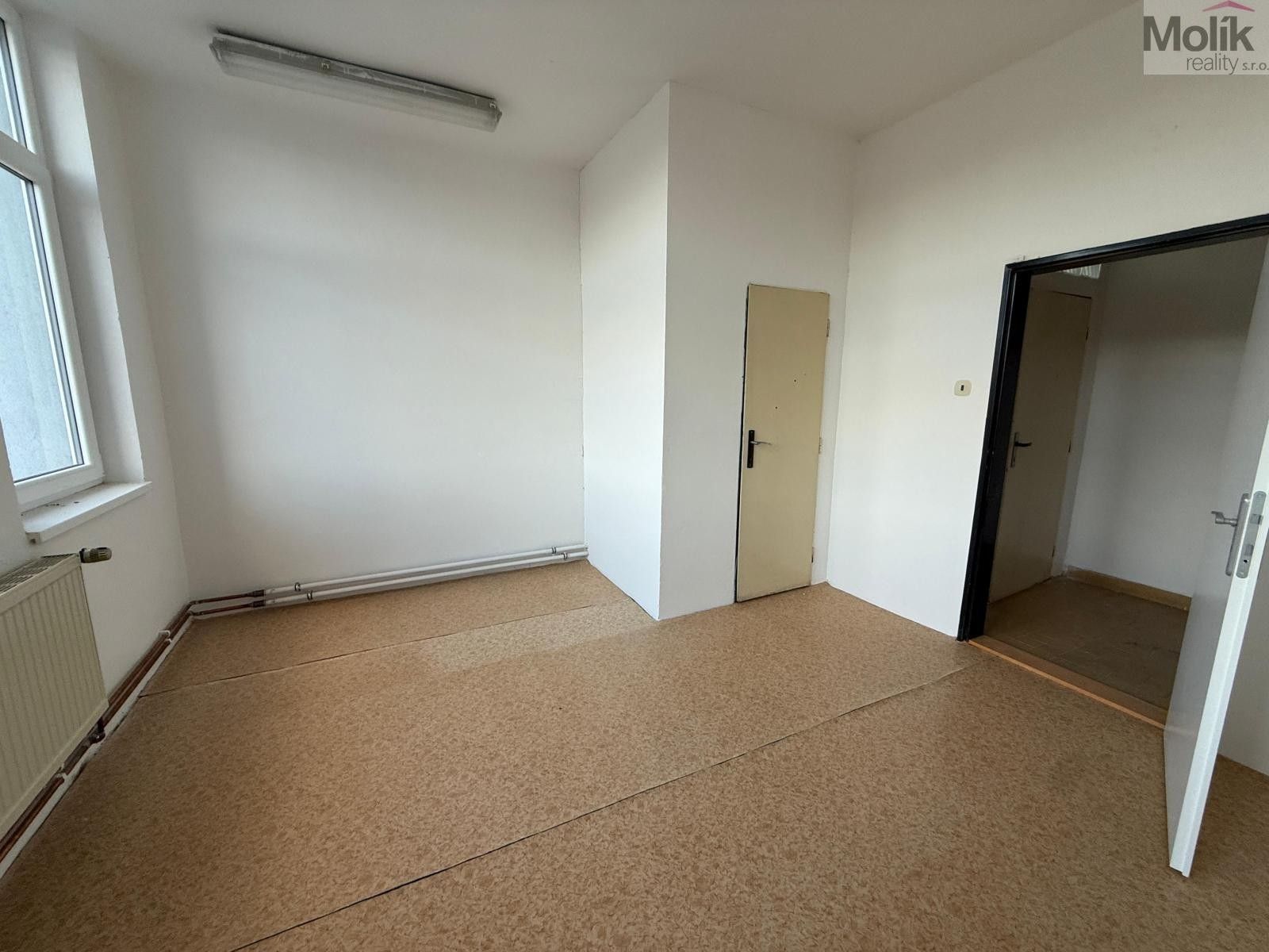 Pronájem komerčního prostoru 154 m² - foto 9