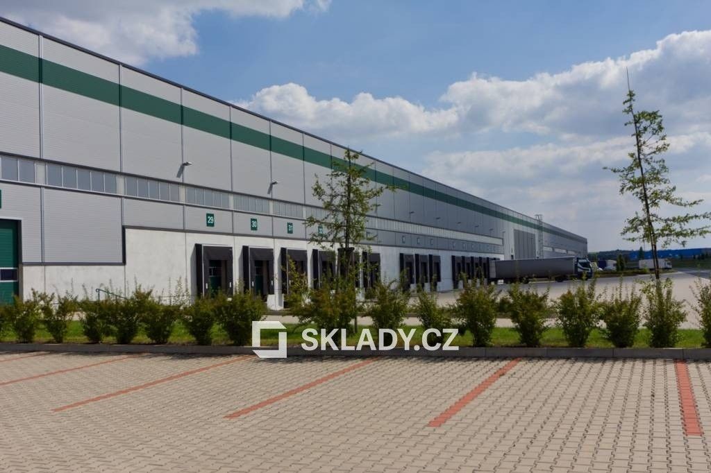 Pronájem komerčního prostoru 5600 m² - foto 4