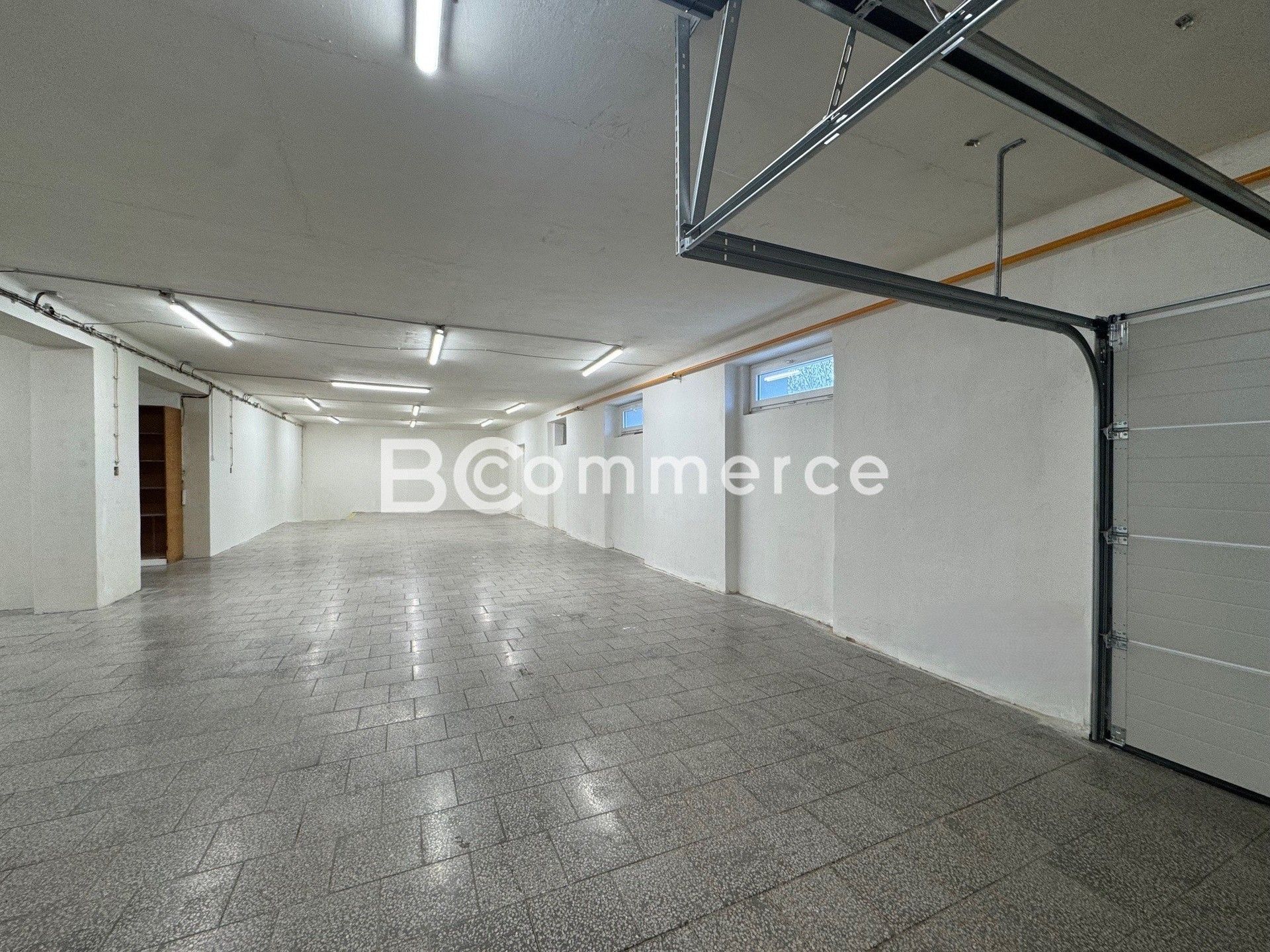 Pronájem komerčního prostoru 287 m² - foto 2
