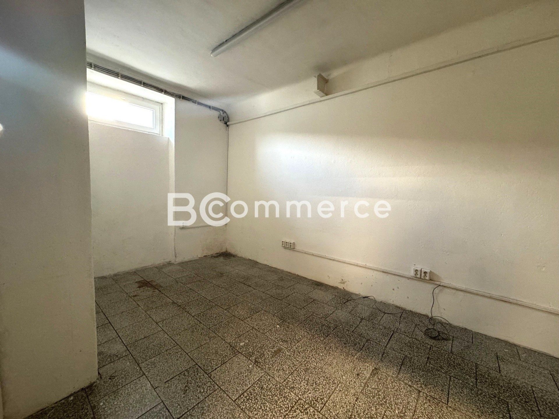Pronájem komerčního prostoru 287 m² - foto 4