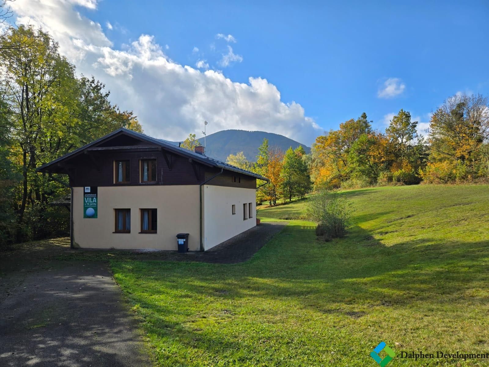 Prodej nemovitosti 310 m² - foto 3