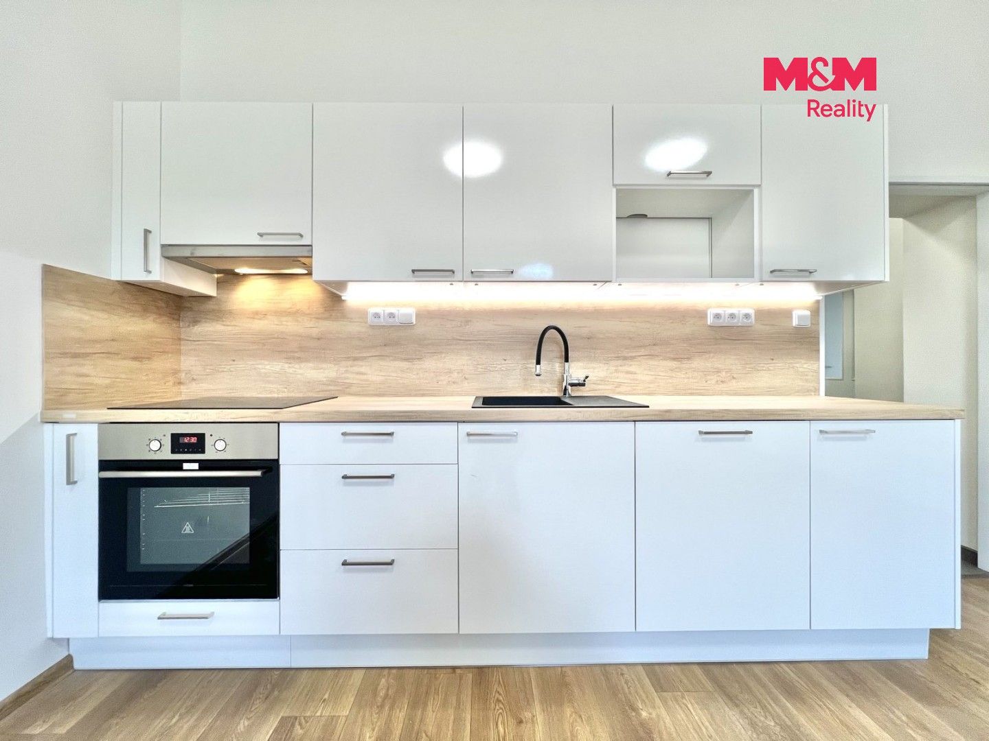 Pronájem bytu 3+1 96 m² - foto 3