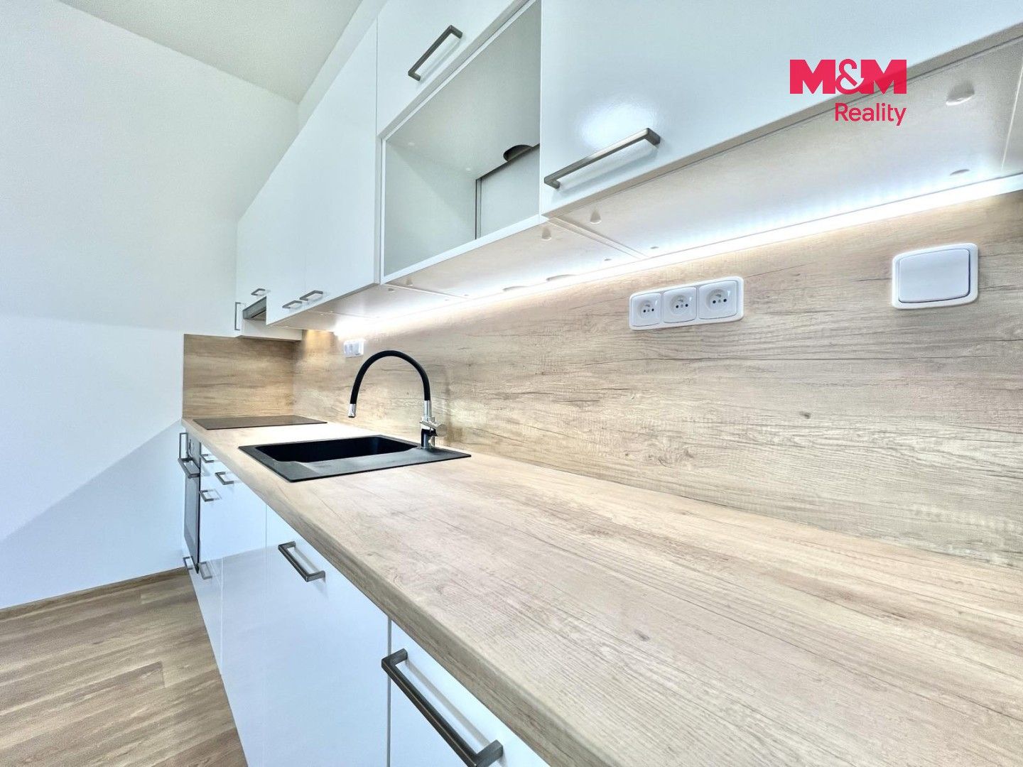 Pronájem bytu 3+1 96 m² - foto 6