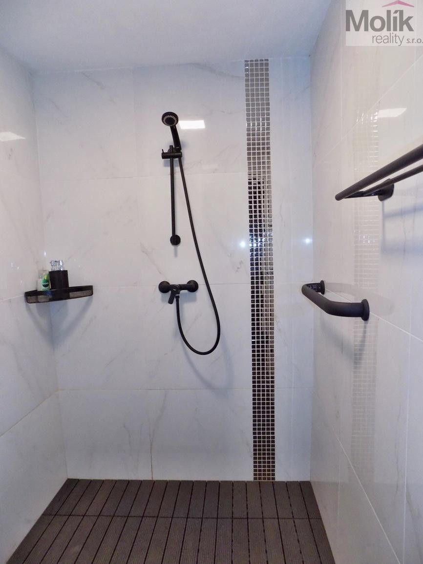 Prodej komerčního prostoru 325 m² - foto 28