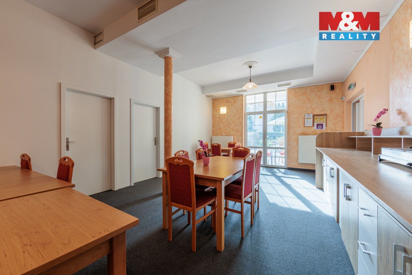 Prodej komerčního prostoru 618 m² - foto 4