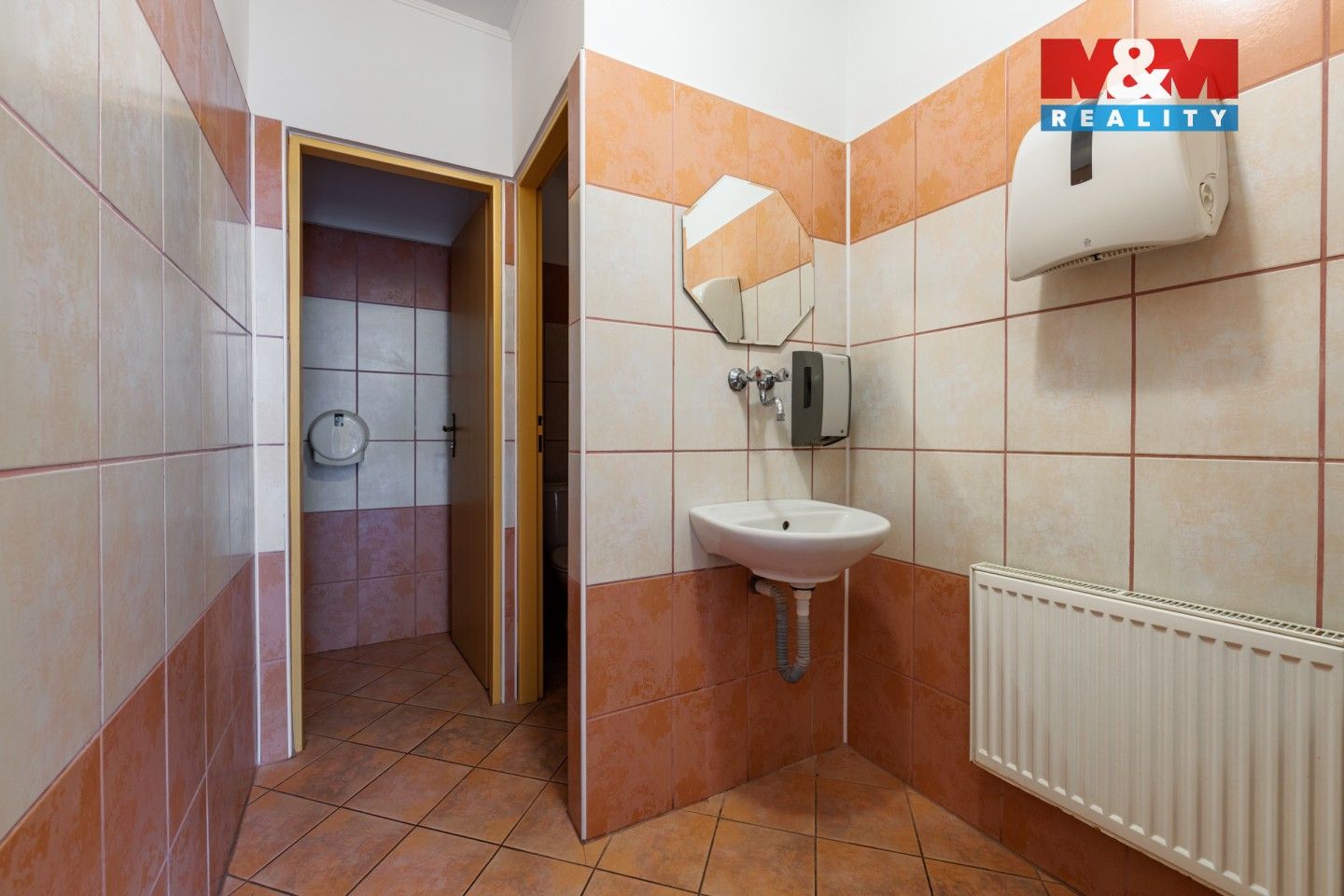 Prodej komerčního prostoru 618 m² - foto 5