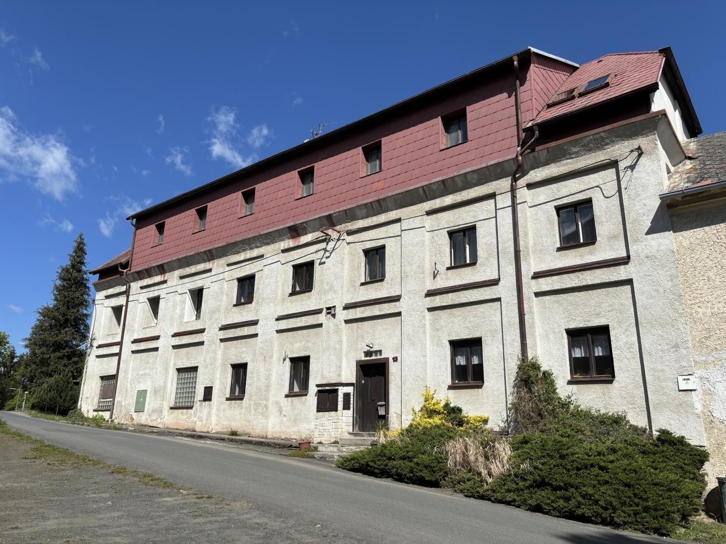 Prodej komerčního prostoru 1050 m² - foto 1
