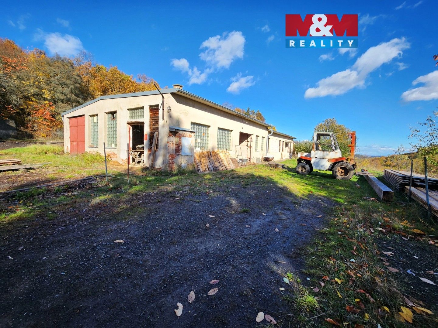 Prodej komerčního prostoru 308 m² - foto 1