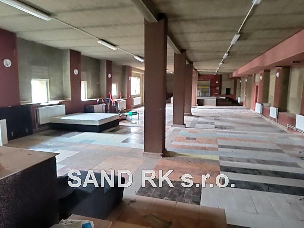 Pronájem komerčního prostoru 1000 m² - foto 28