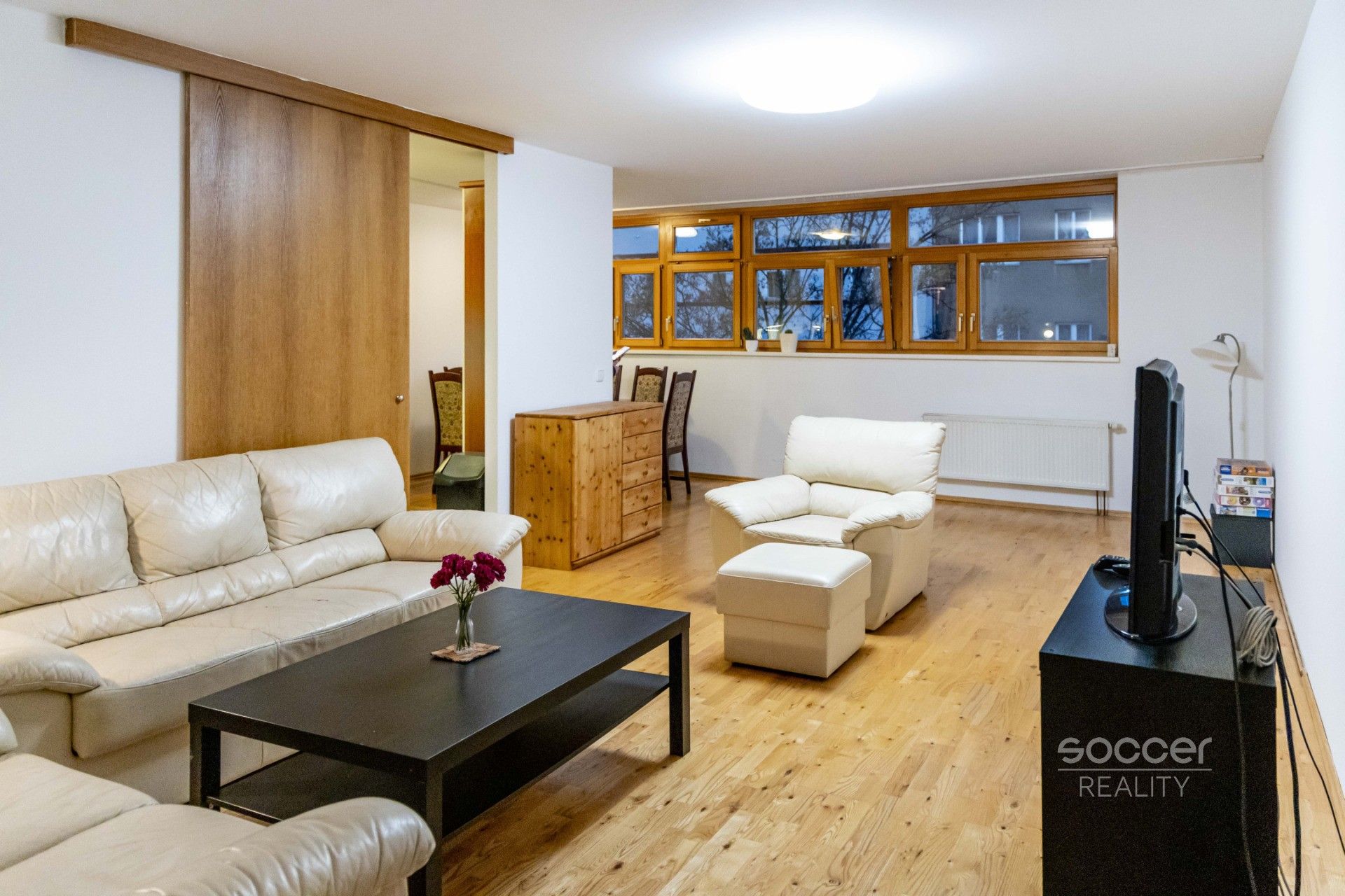 Pronájem bytu 4+kk 107 m² - foto 1