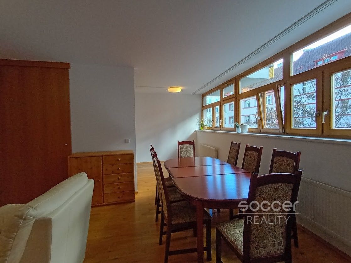 Pronájem bytu 4+kk 107 m² - foto 24