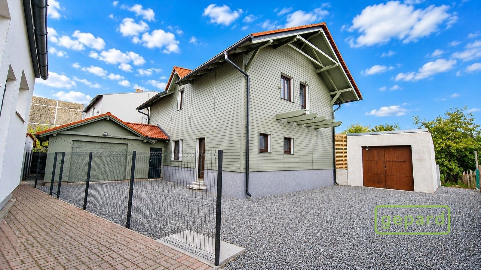 Prodej komerčního prostoru 175 m² - foto 1