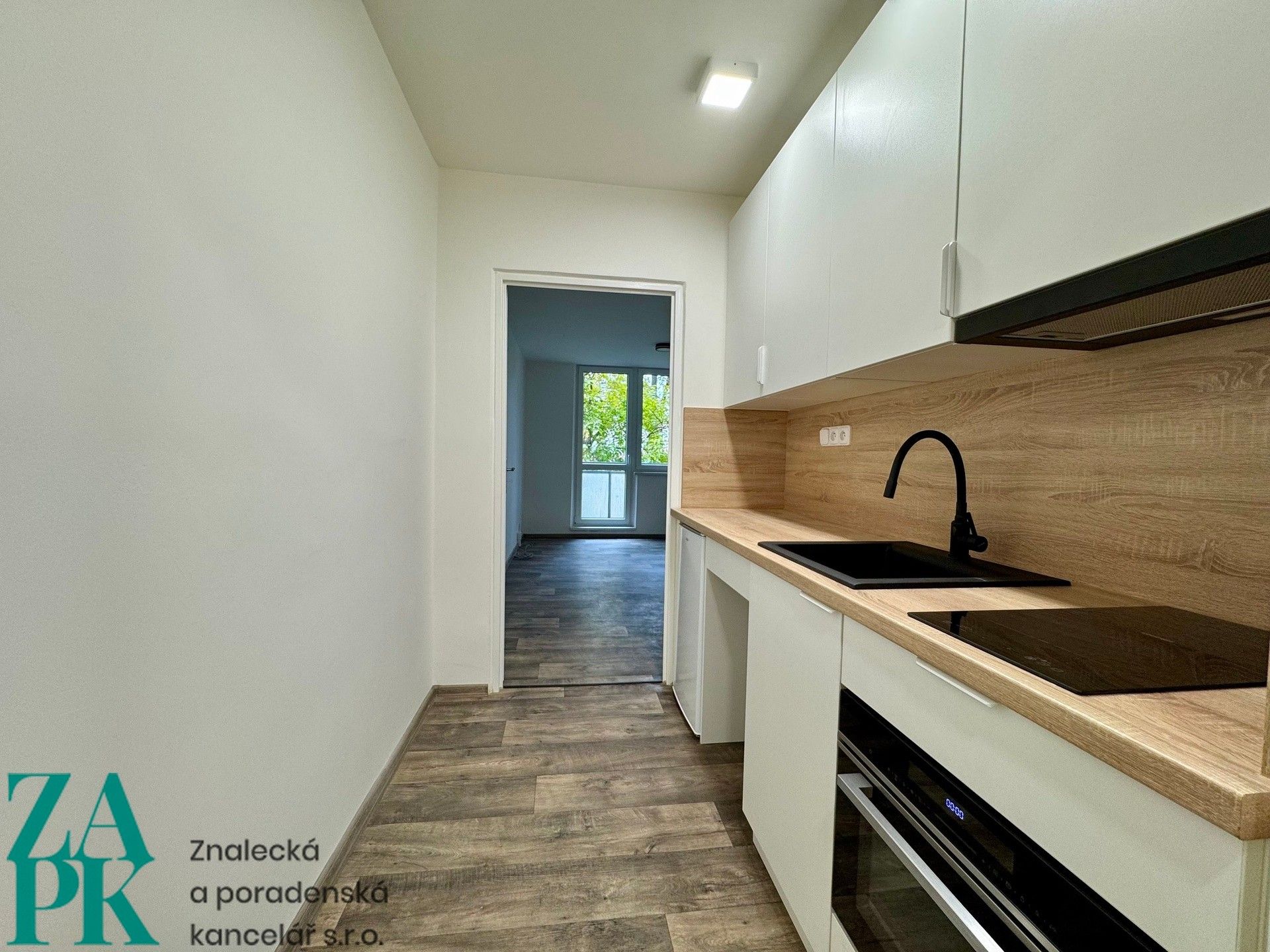 Pronájem bytu 1+kk 28 m² - foto 3