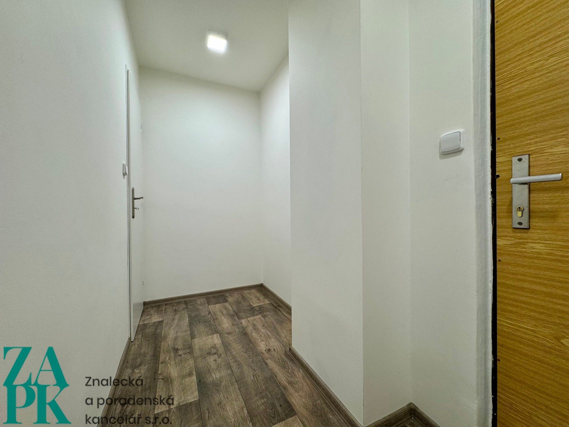Pronájem bytu 1+kk 28 m² - foto 7