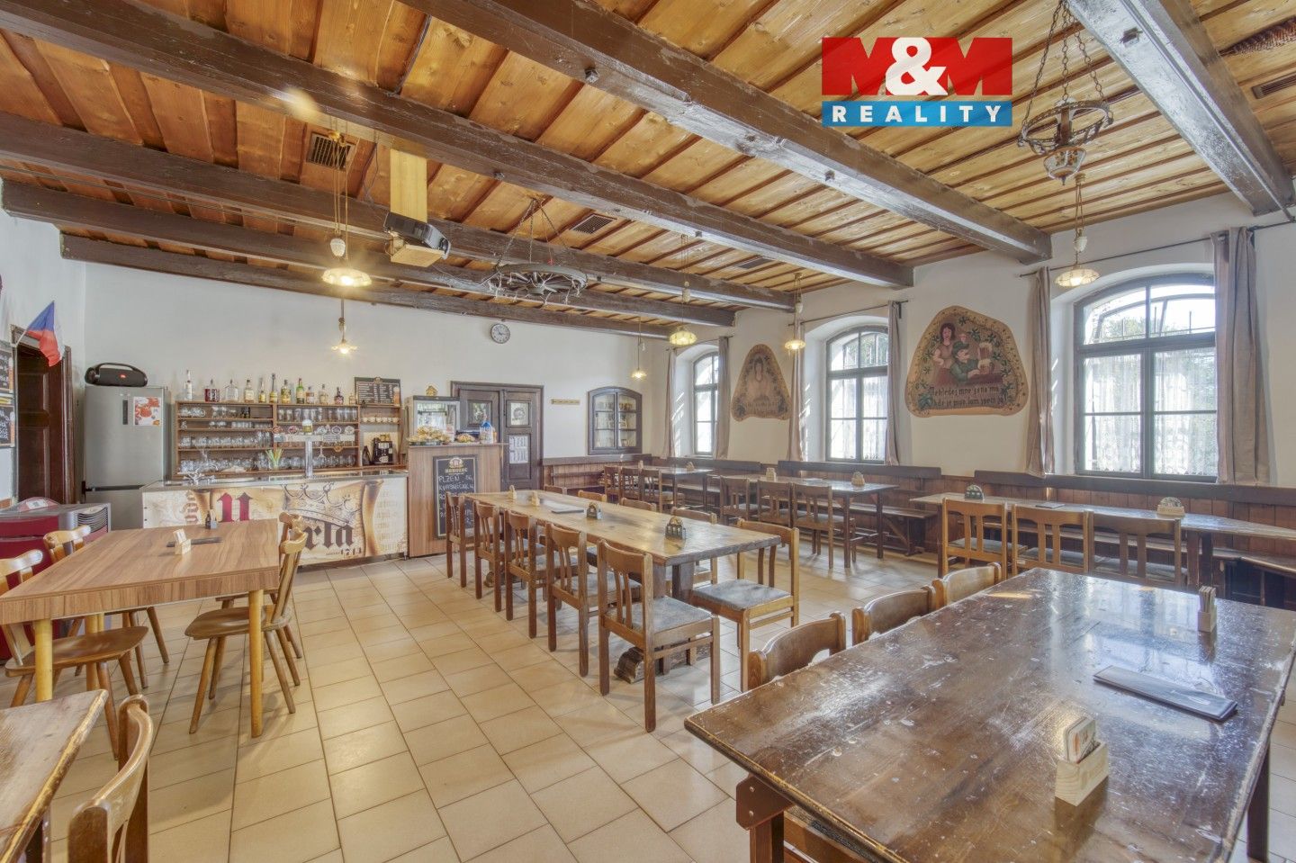 Prodej komerčního prostoru 633 m² - foto 1